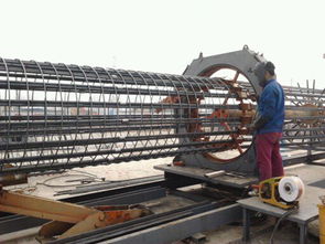 供應hl最精準的鋼筋籠成型機,,數控鋼筋籠滾焊機,鋼筋彎箍機,優質鋼筋加工設備,數控雙線彎箍機,就在華雷重工 鋼筋籠滾焊機 青島華雷冷軋機械廠業務部